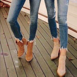 NEW! Skinny mid rise jeans (still in bag)